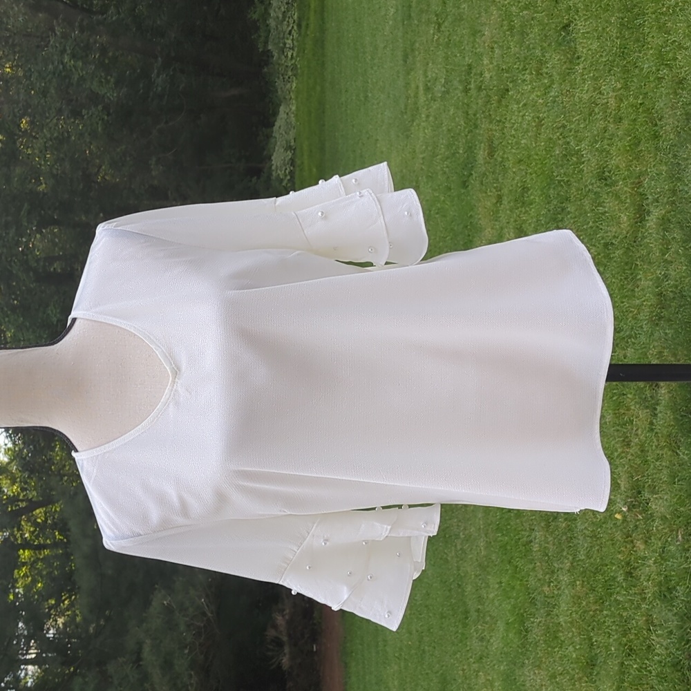NWT Reese Tiered Ruffle Sleeve V-Neck Top with Pearls